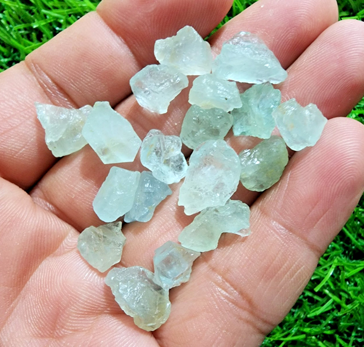 18 Piece Blue Aquamarine Gemstone Rough Lot 9-15 mm Aquamarine Rough Stone Bulk