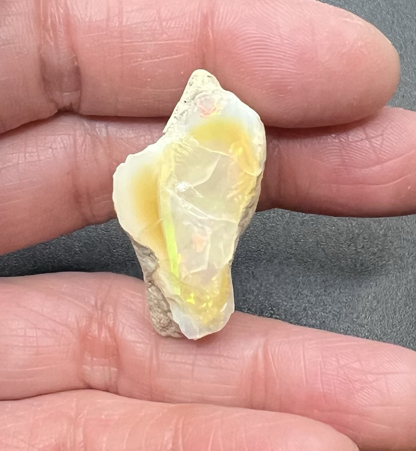 Ethiopian Welo Genuine Opal 5.3g Approx 1 1/2in AWESOME FLASHES