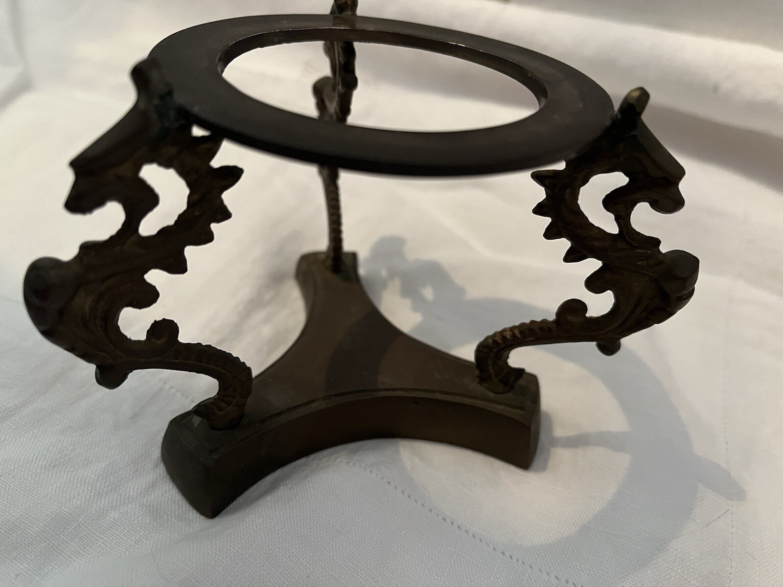 Clear Crystal on Vtg Dragon Stand No Chips Not Round has Flat Bottom 3″