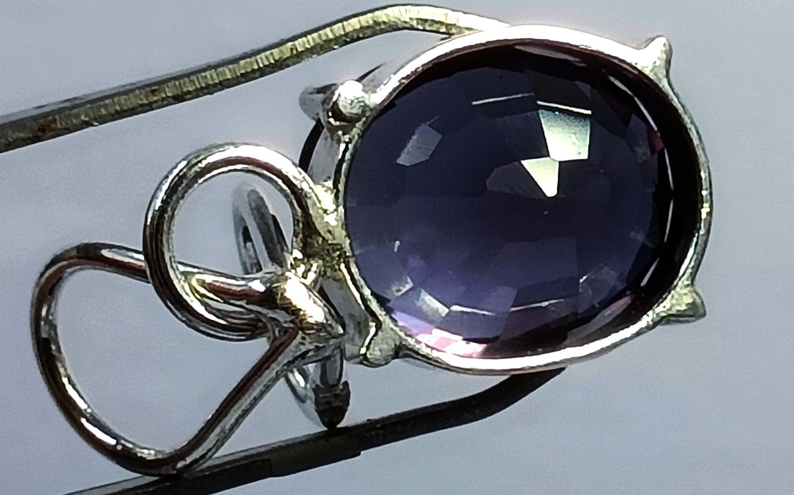 16.00 Ct Natural Alexandrite Oval Shape Bi-Color 925 Pendant Silver IGL 6MHK