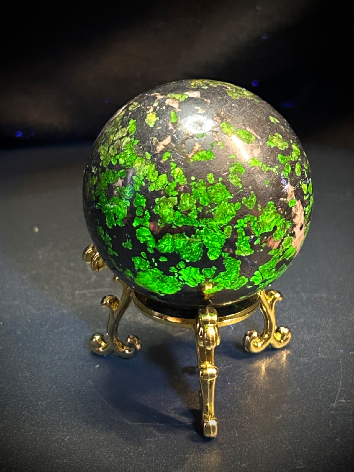 2″ Willemite Sphere With Metal Stand – Amazing UV Reaction 10.5oz (298 grams)