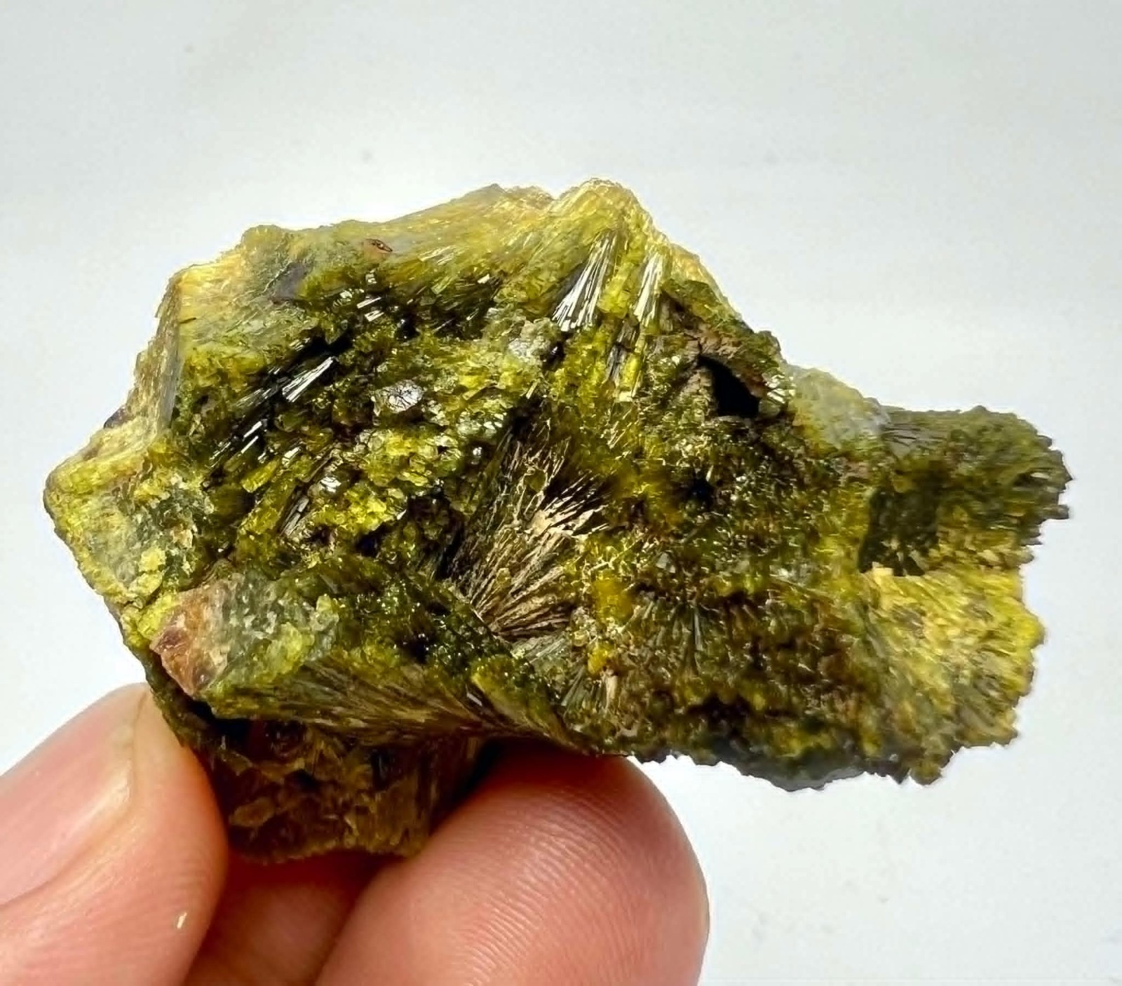 225 Carat Extremely Beautiful Green Epidote Huge Specimen From Pakistan AS2