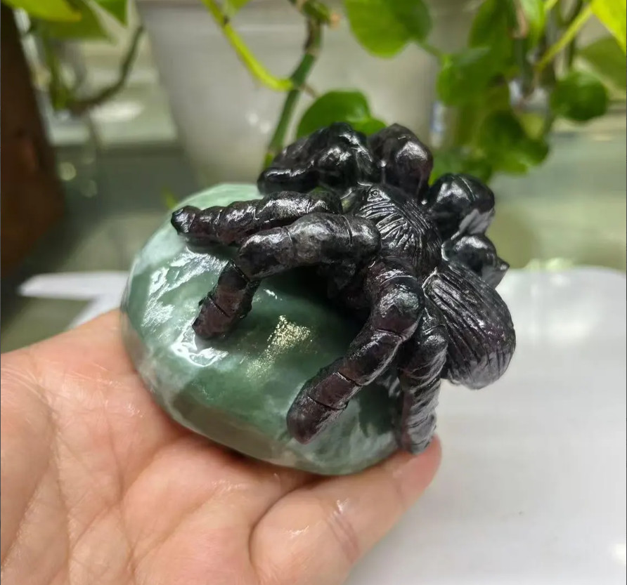 Natural Yooperlite Crystal Spider Carving: Healing Home Decor, 2.6″