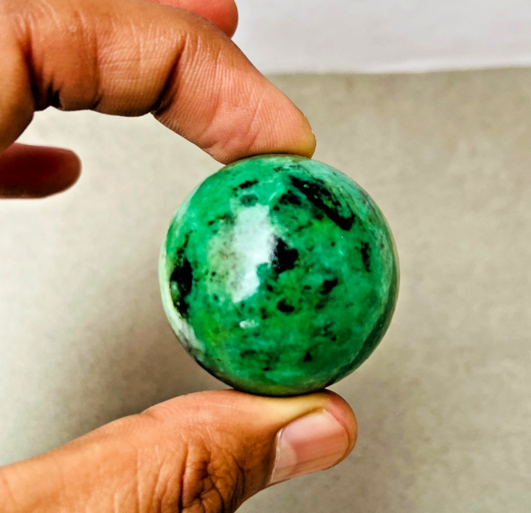 Natural Emerald Sphere 38mm 60g Rare Crystal Ball Healing Stone Decor Gift