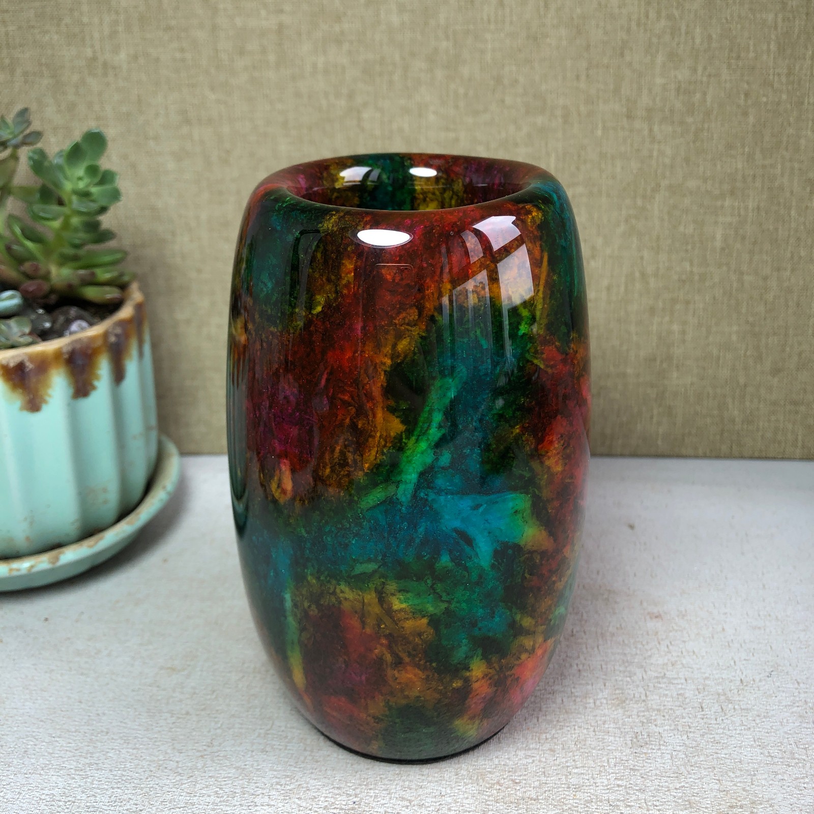 Natural “Seven Colors Jade” vase specimen -Taiwan China 1060g 129mm A4585