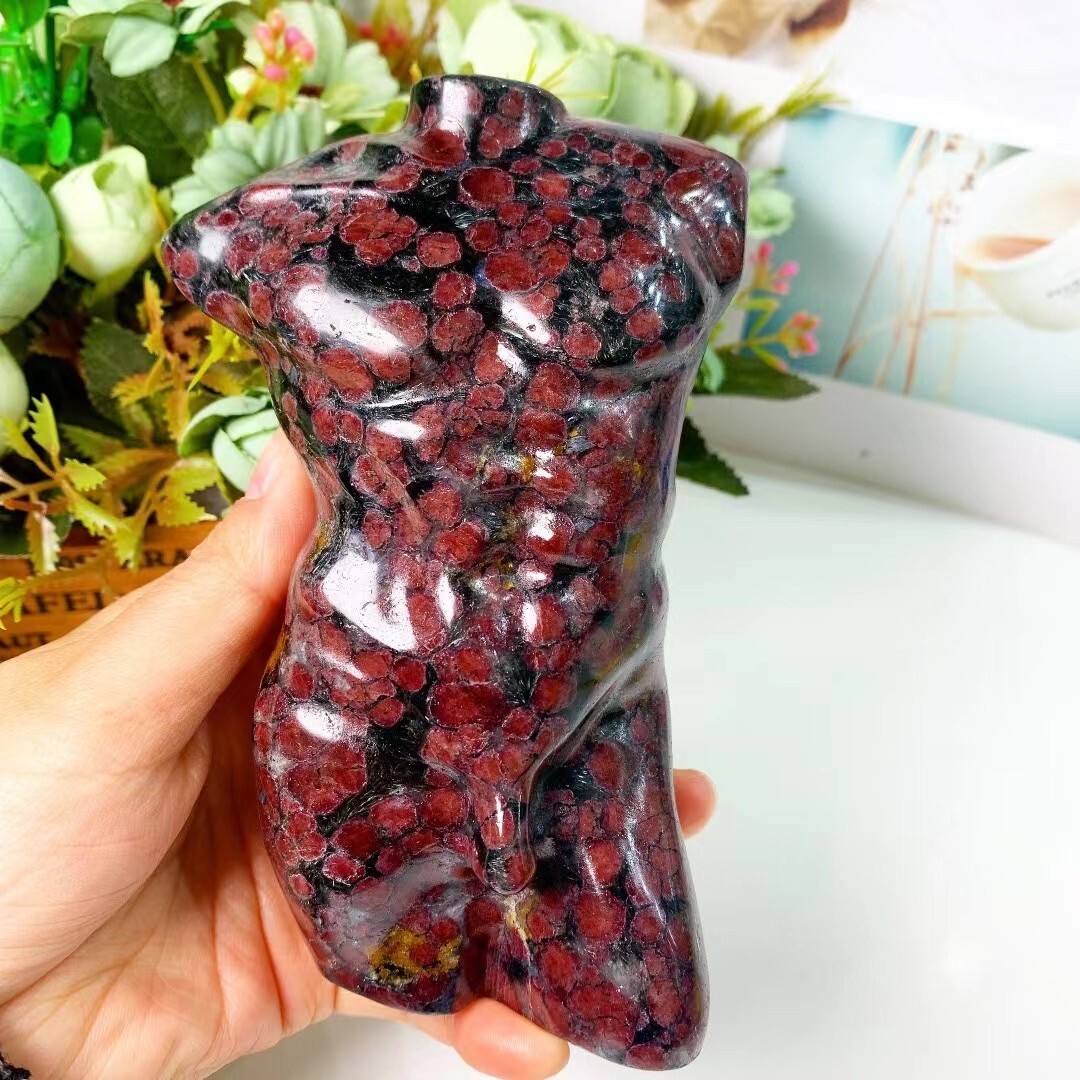 1pc Natural crystal man body garnet model carving Healing Home decoration