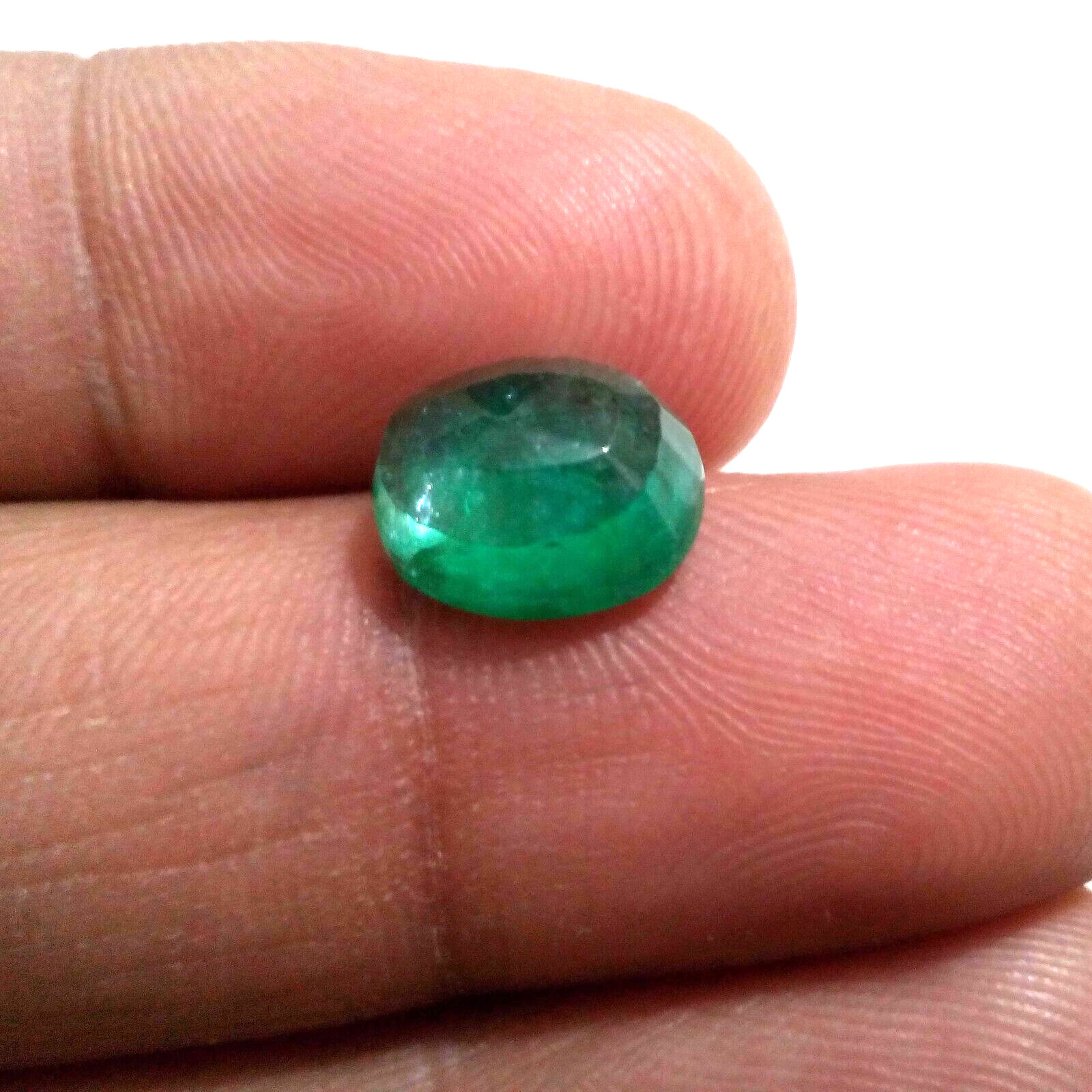 Top Quality Zambian Green Emerald Faceted Oval Shape 4.10 Crt Loose Gemstone