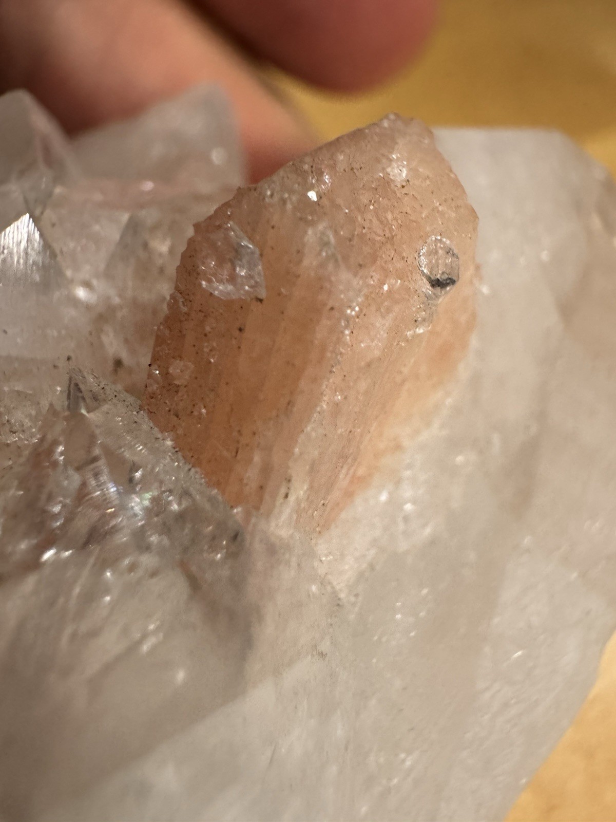 7086 Peach Stilbite On Diamond Apophyllite India 1.6”T 2.0”W 2.6”L Wt. 4 Oz.