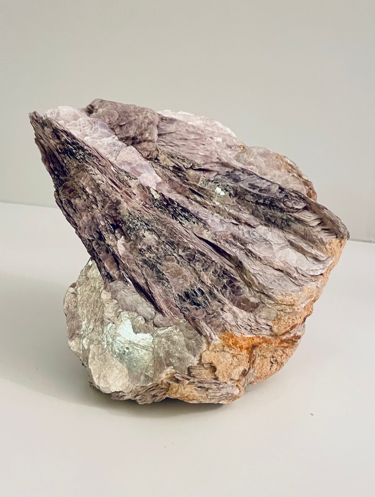 Sparkly Flower LEPIDOLITE Purple Lilac Mica Specimen 4lb 12oz (5.5″ x 6″ x 6.5″)
