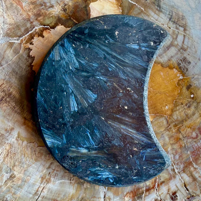 Natural Moon Arfvedsonite Fireworks Quartz Carving Reiki Mineral Home Decoration