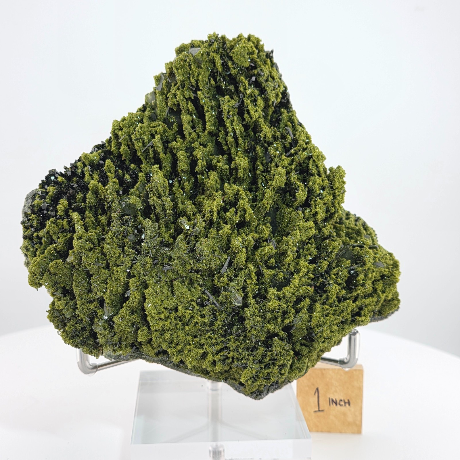Light and Dark Green Epidote and Quartz – Multiple Generations