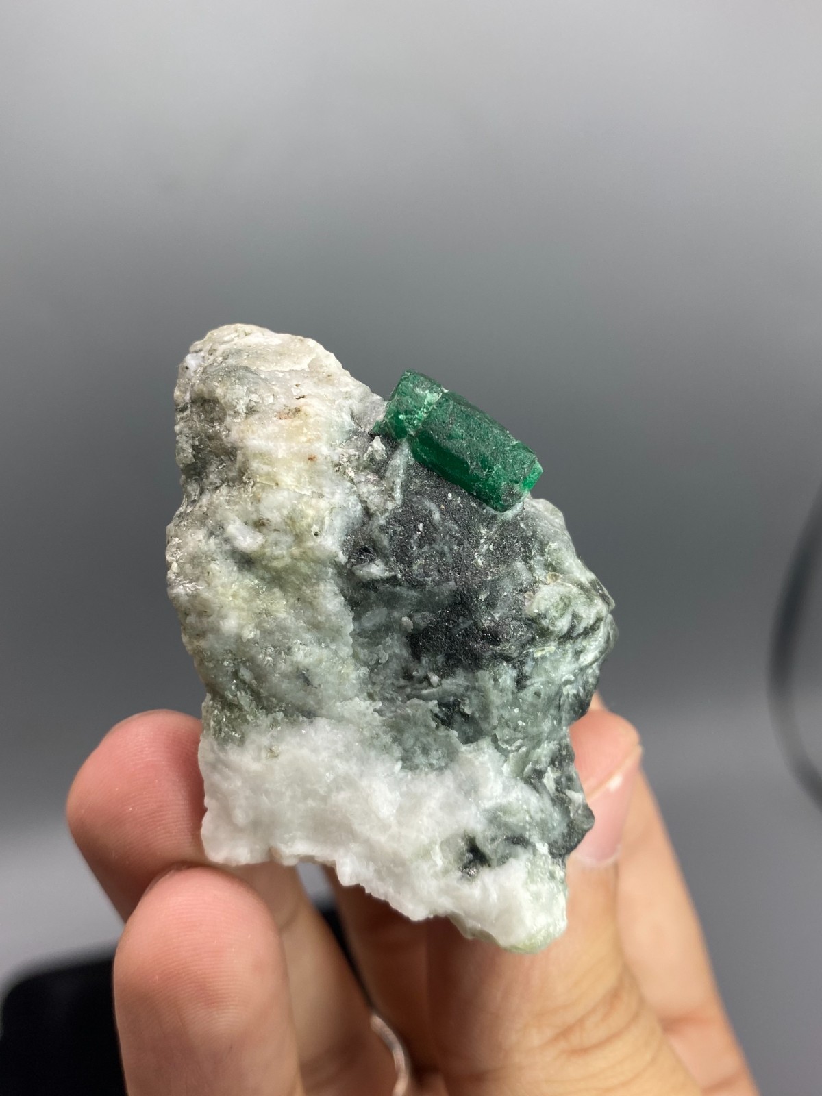 71.4g Natural Emerald Crystal Specimen on Matrix 42.5x54x36mm Swat Pakistan