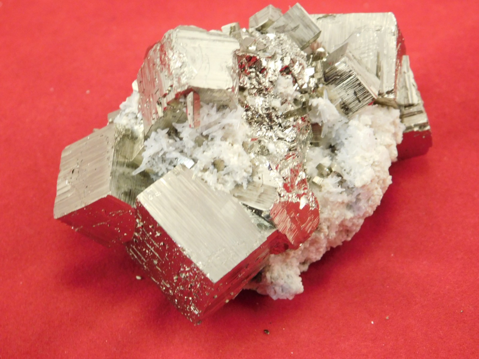 wOw! Larger! Super Nice! PYRITE Crystal CUBE Cluster Huanzala Mine Peru 247gr