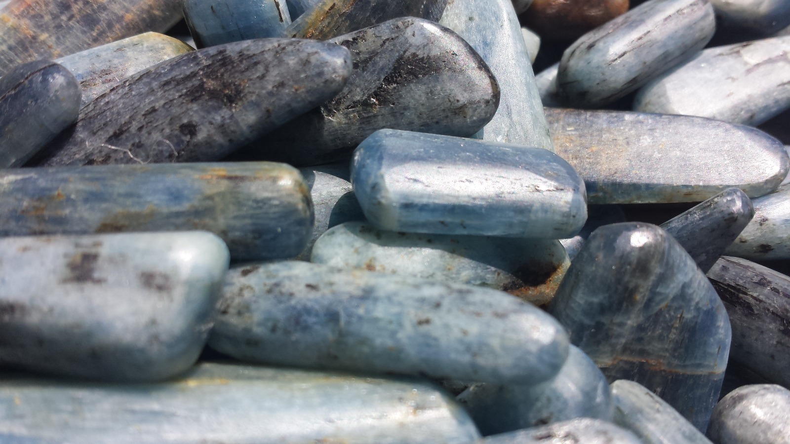 THREE (3) BLUE KYANITE TUMBLED STONES MEDIUM/LARGE NATURAL TUMBLE STONES