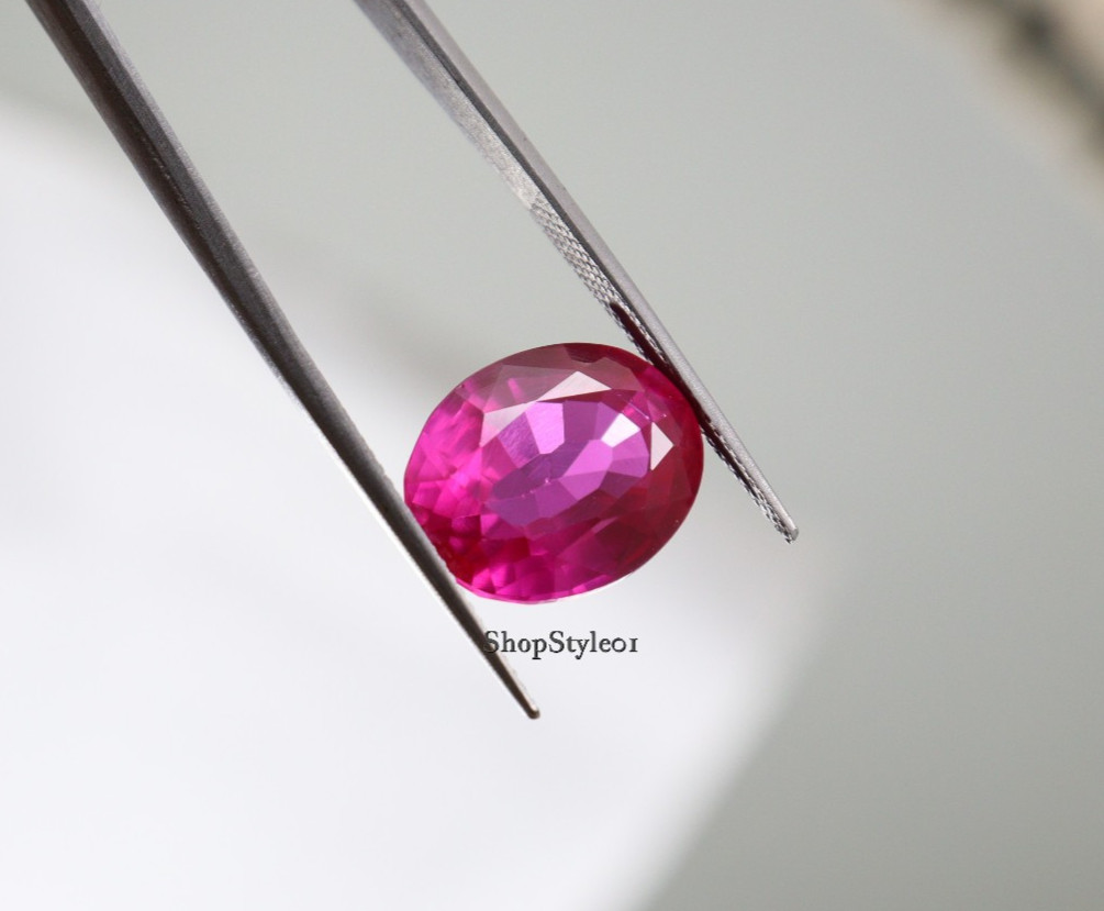 10.50 Ct Natural Pink Sapphire – Oval Cut Loose Gemstone (14.9 × 11.8 × 8.2 mm)