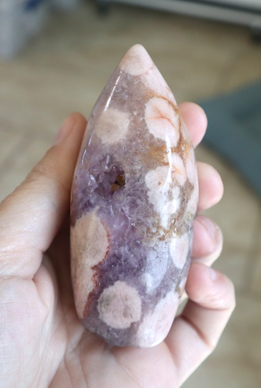 PINK AMETHYST FREEFORM 3.60 X 1.51 INCHES TALL/ 188.1 GRAMS