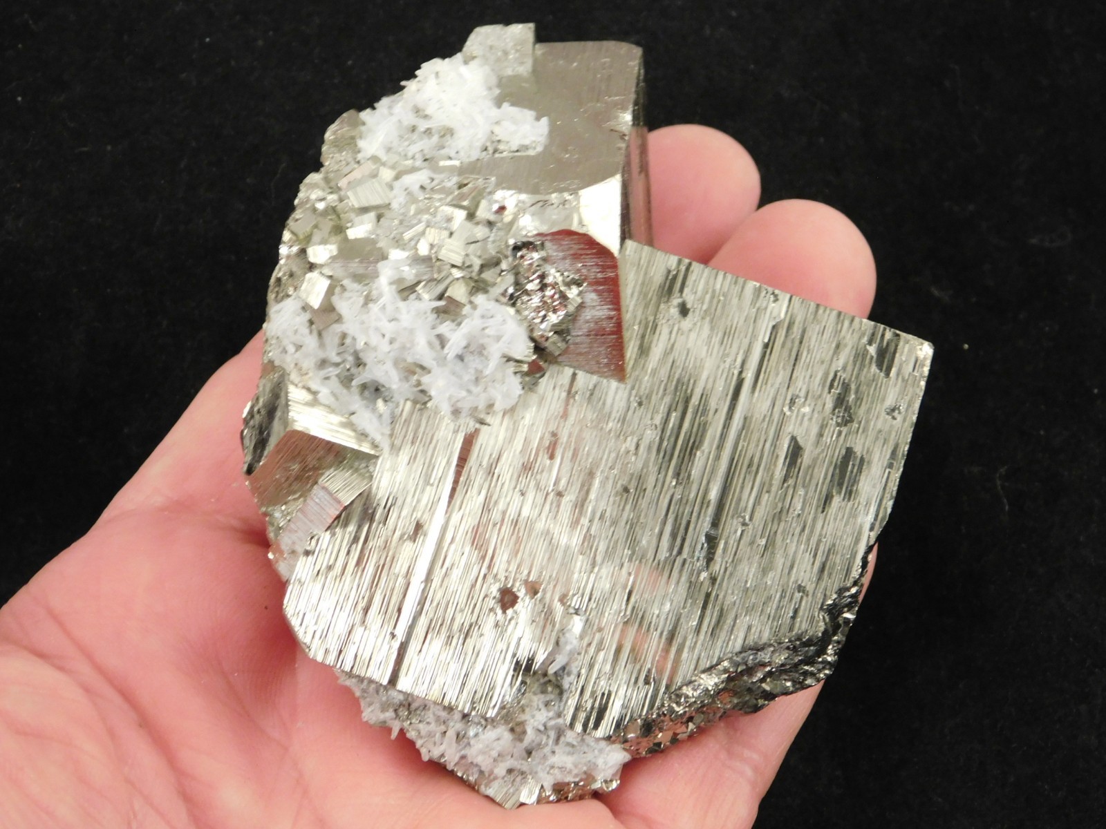 Big! Very Nice and 100% Natural PYRITE CUBE Cluster From Peru 506gr