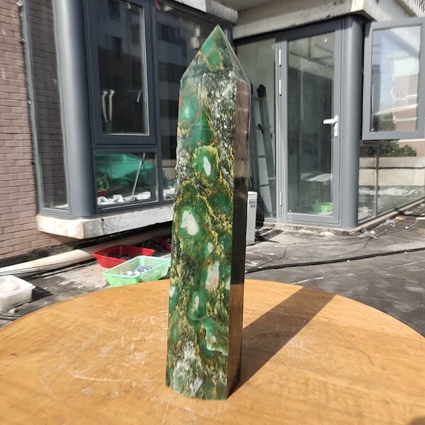 383g Natural Emerald Obelisk Tower Point Quartz Crystal mineral Healing Energy