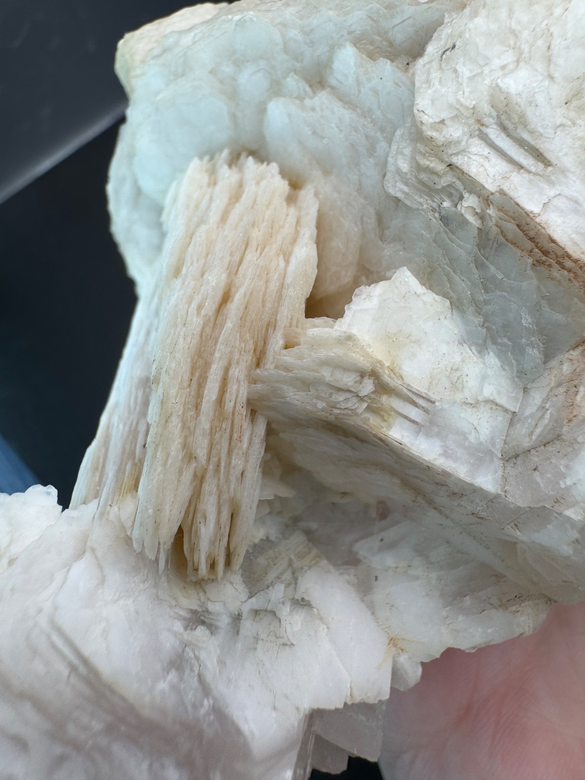 6672 Lovely White Petal Calcite with Pink UV Hu Bei 654g
