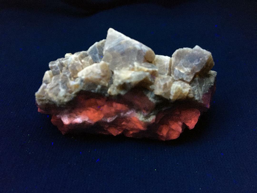 KB: BRIGHT! FL YELLOW/WHITE & RED CALCITE XLS. SW & PHOS., STRONTIAN, SCOTLAND