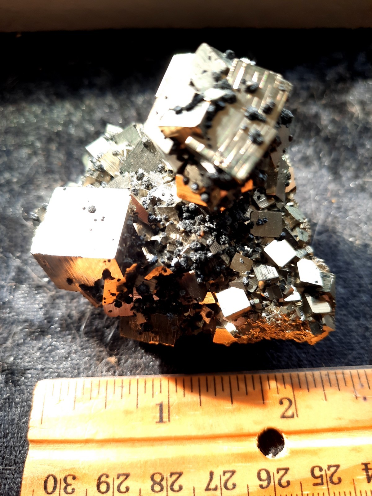 100% Natural High Quality PYRITE Crystal CUBE Cluster with SPHALERITE Peru 235gr