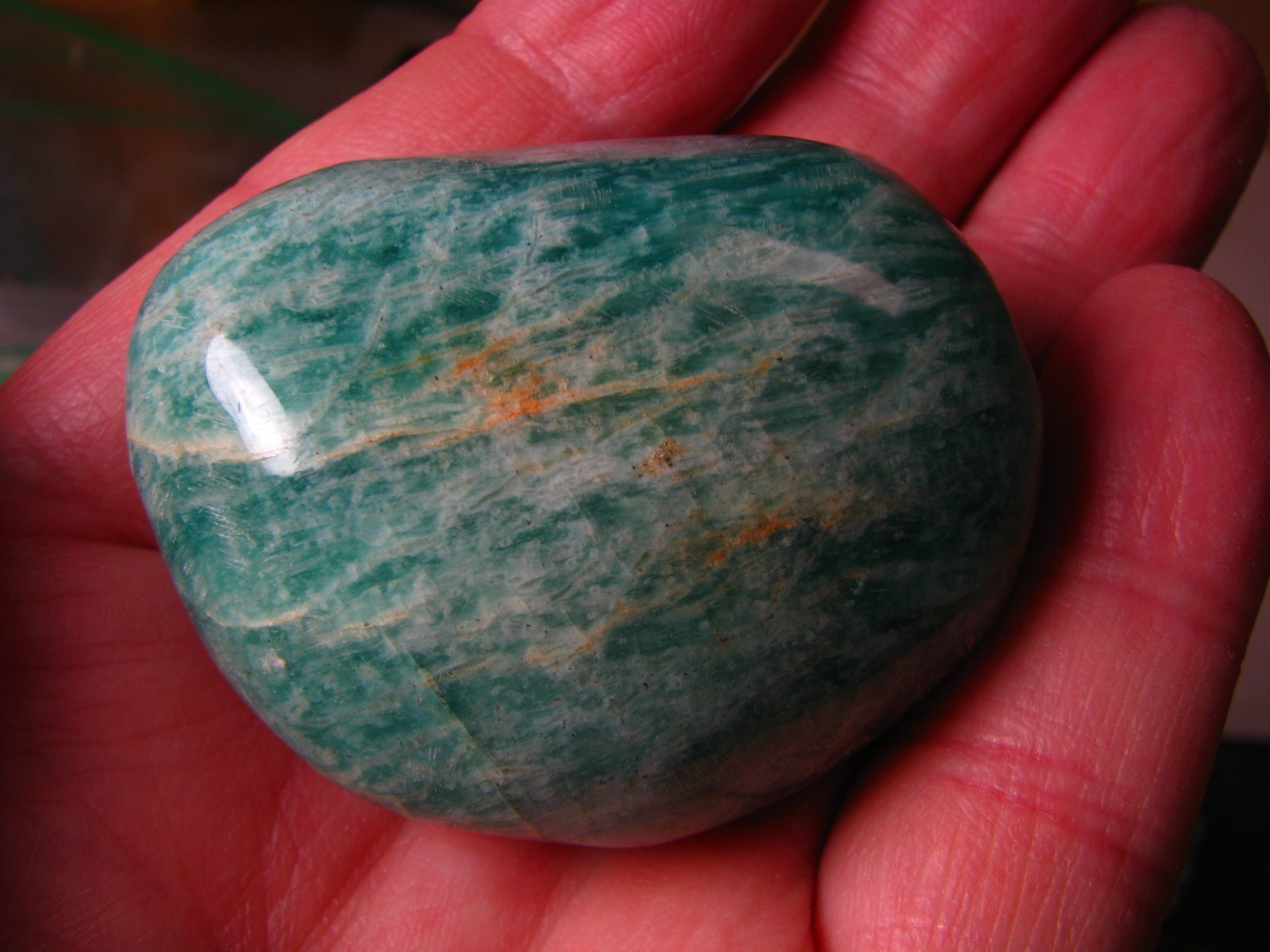 3oz 2.1 x 1.6 x .9nch AQUA AMAZONITE PALM STONE GREAT COLOR MADAGASCAR #033
