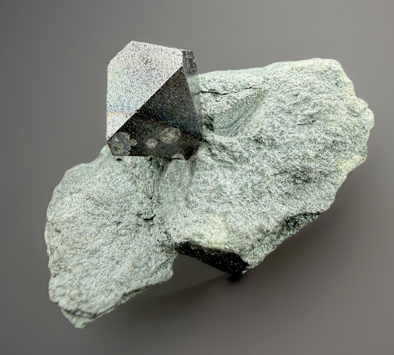 Magnetite Crystal : Diamantina . Minas Gerais , Brazil 🇧🇷