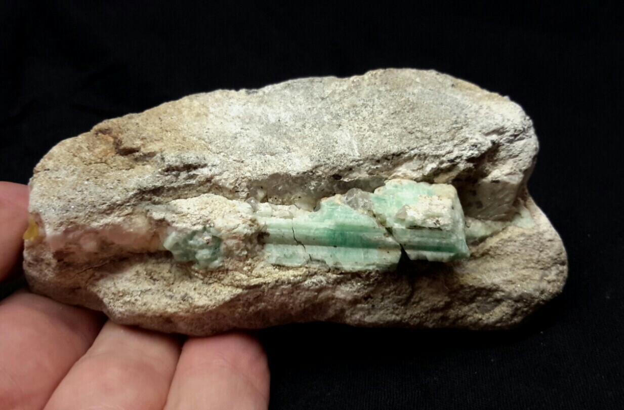 3.75″ Green EMERALD Crystal From Panjsher, Afghanistan