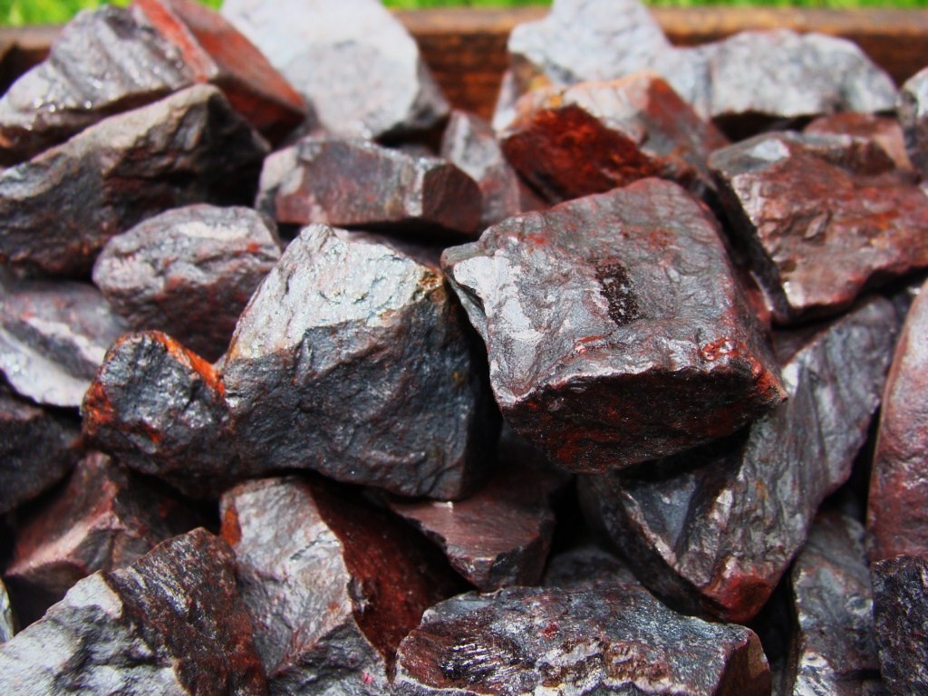 3000 Carat Lots of Unsearched Natural Hematite Rough + a FREE Faceted Gemstone