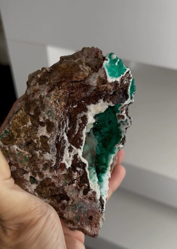 Amazing Snow Chalcedony with Green Malachite – Natural Art Piece from Congo