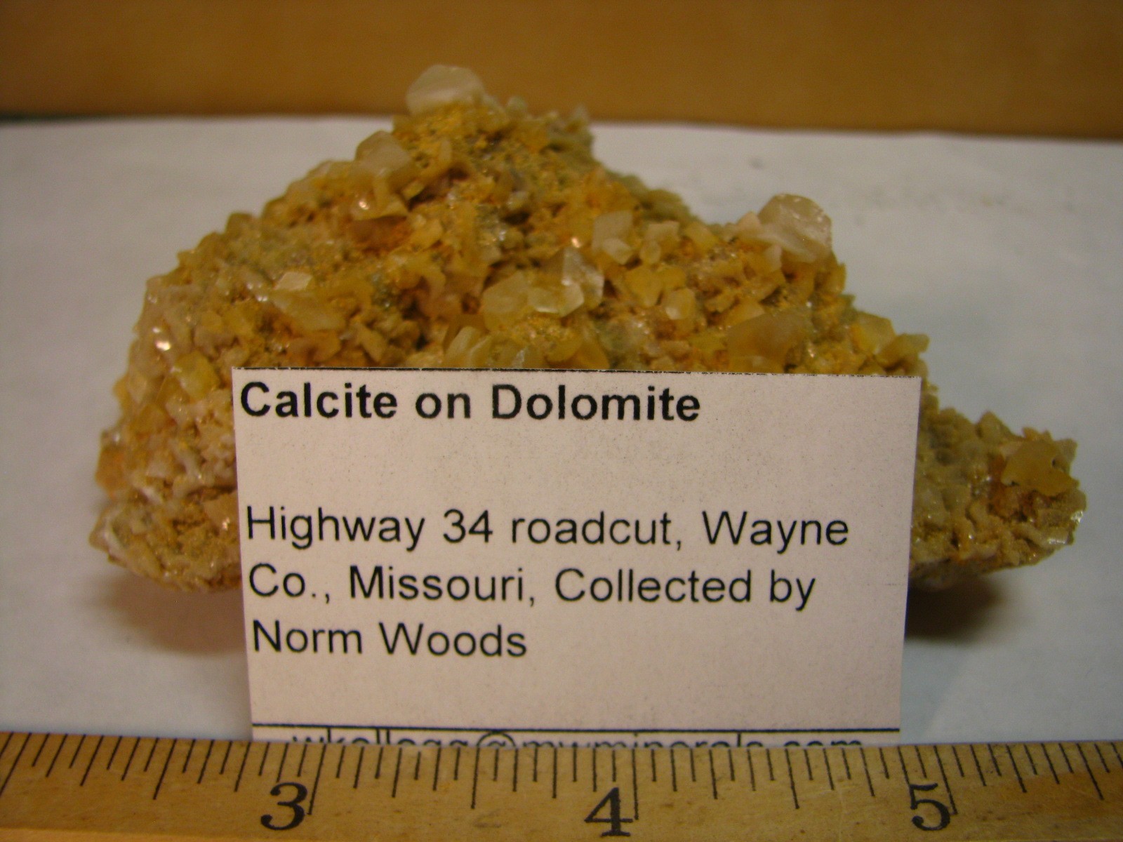 1/2lb 4x3x2inchs CALCITE CRYSTALS ON DOLOMITE WAYNE CO. MISSOURI USA #296