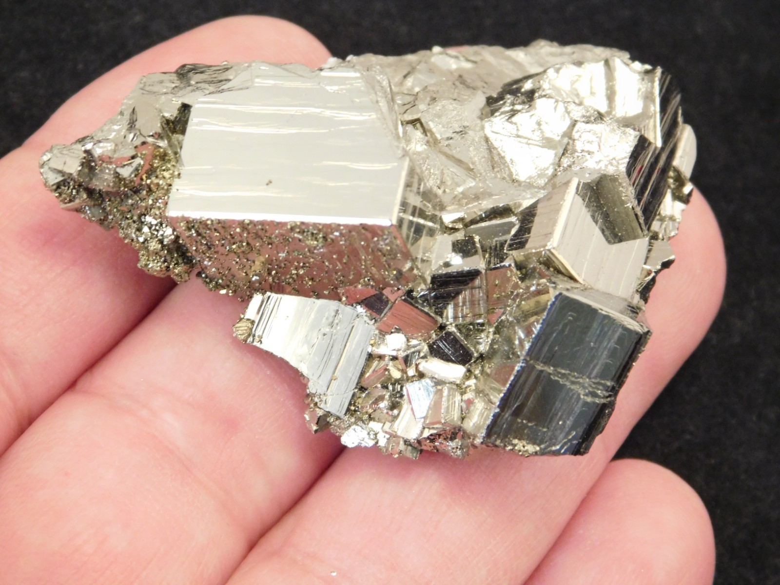 Smaller PYRITE Crystal CUBE Cluster! Nice and 100% Natural Peru 74.6gr