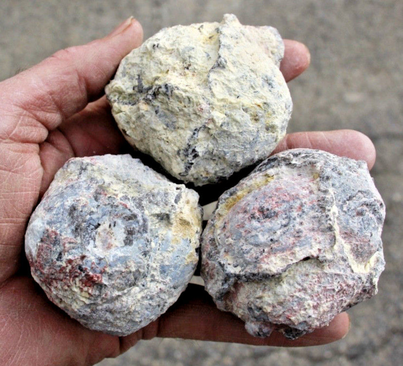 18lb. Box with 35 Whole Dugway Geodes • 2.0″ to 3.0″ diameter