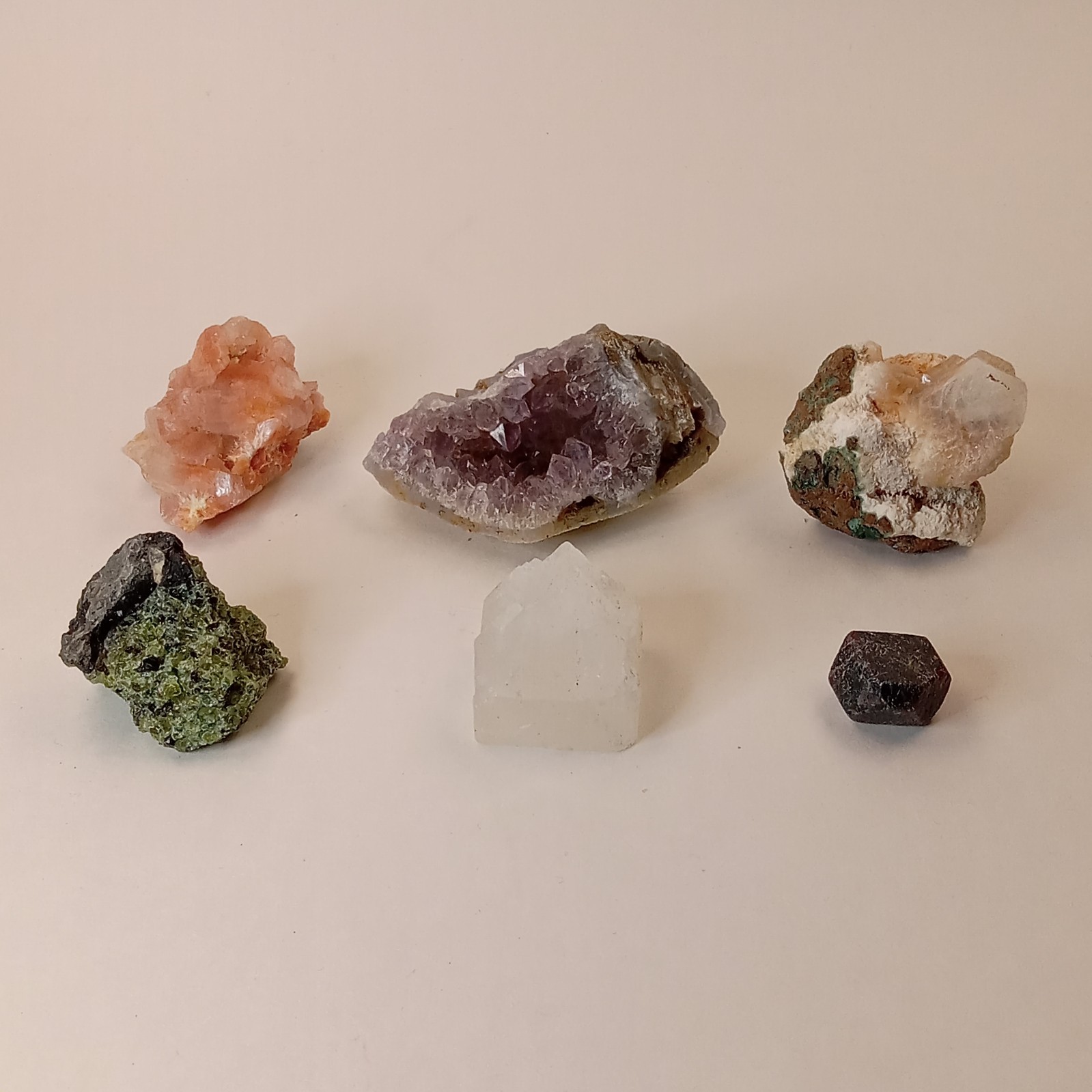 Mixed Mineral Specimen Lot 6pc Stilbite Amethyst Apophyllite Garnet Olivine I11