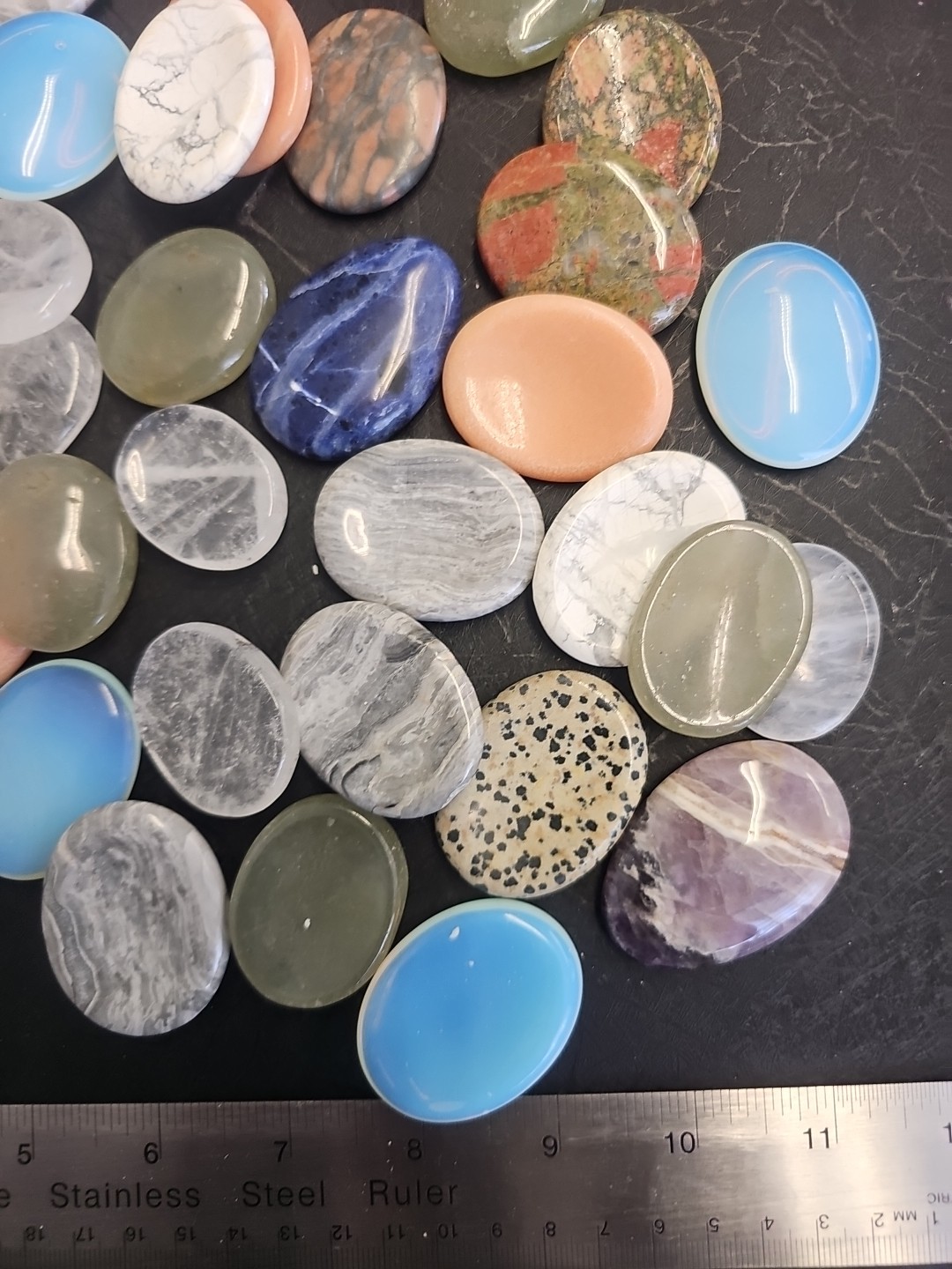 wholesale bulk lot Assorted worry stone gem stone 2lb 50 pcs