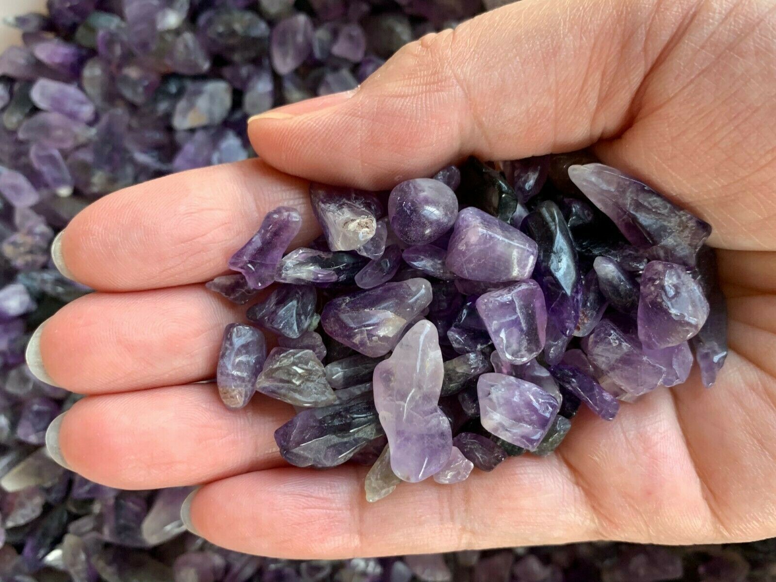 Grade A++ Amethyst Semi Tumbled Gemstone Mini Chips 4 – 9 m, Wholesale Bulk Lot