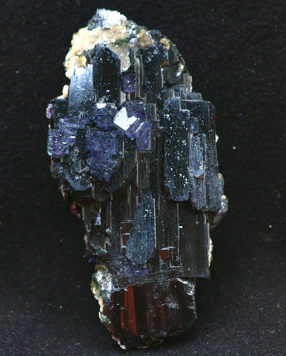 Natural”Hair” Blue Cubic fluorite Black tungsten ore mineral specimen/China