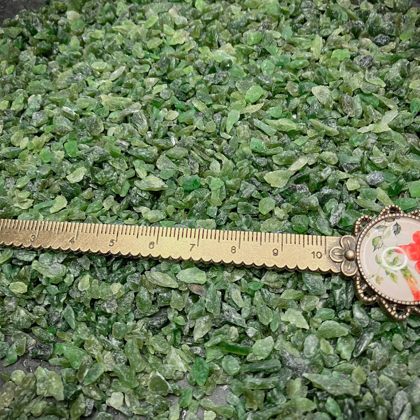 Crushed Green Nephrite Jade (Grade A+) Chips, 2mm-4mm, for Resin Art