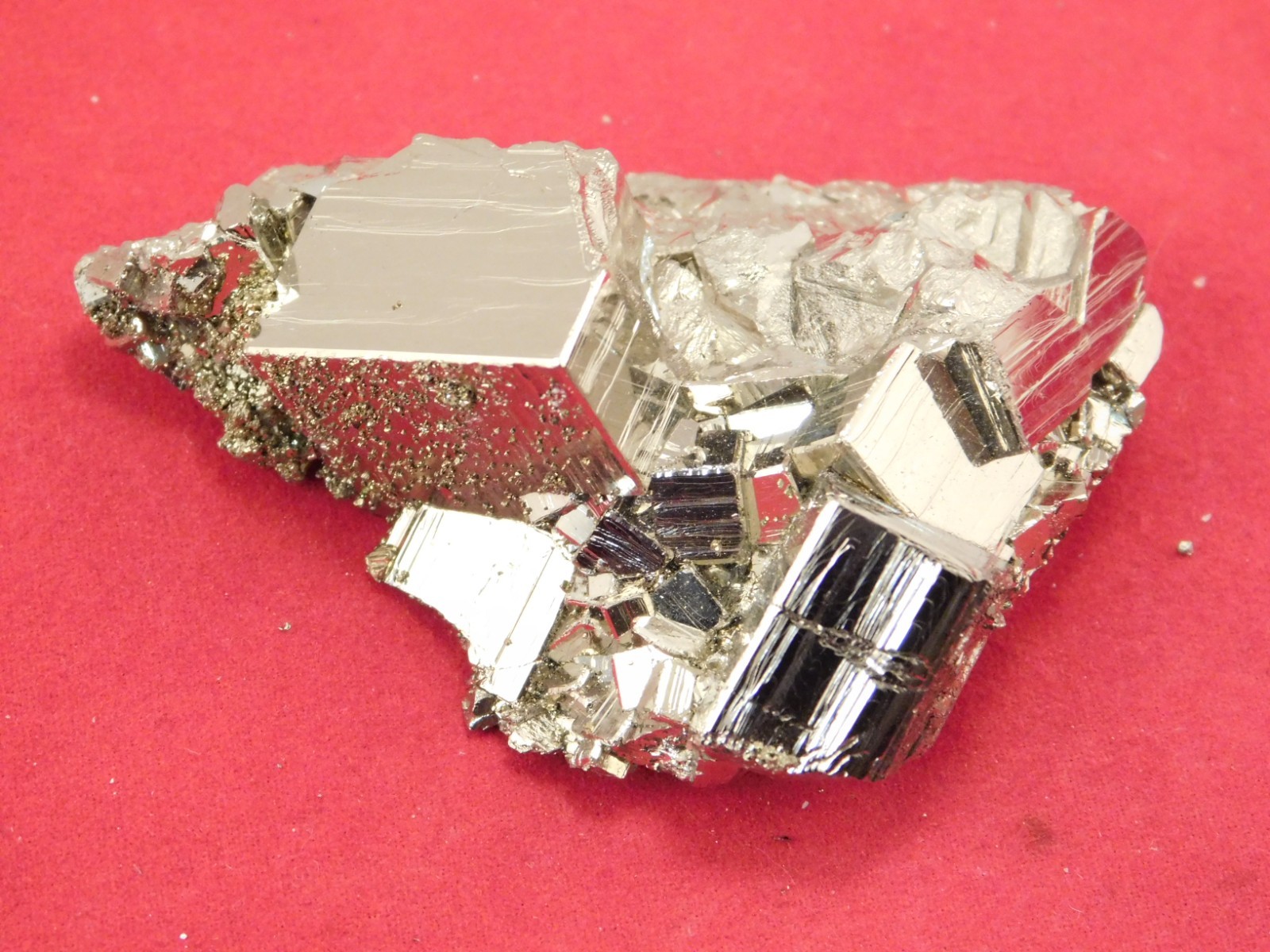 Smaller PYRITE Crystal CUBE Cluster! Nice and 100% Natural Peru 74.6gr