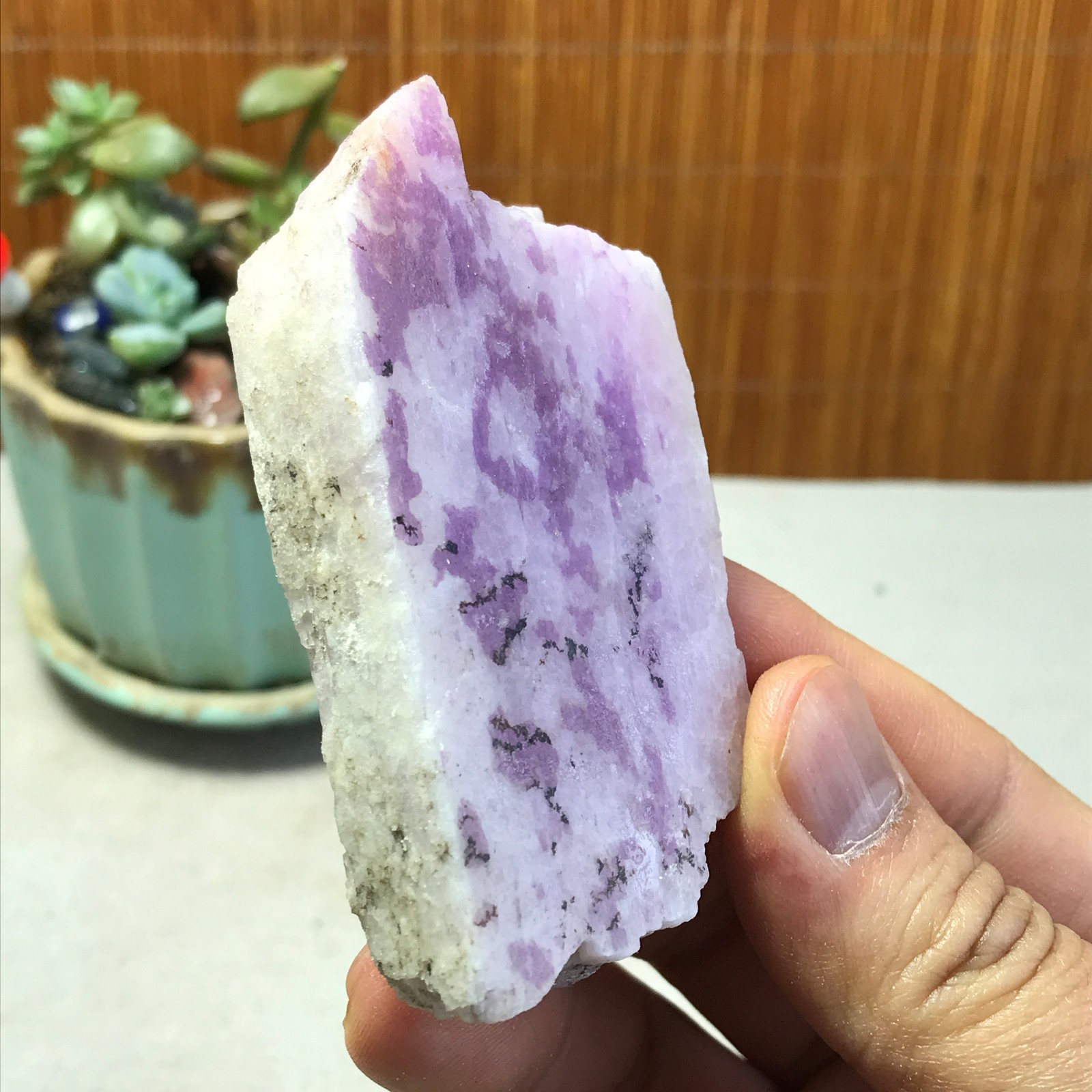79-40-15mm NATURAL ROUGH KUNZITE PINK SPODUMENE CRYSTALS 109g A5343