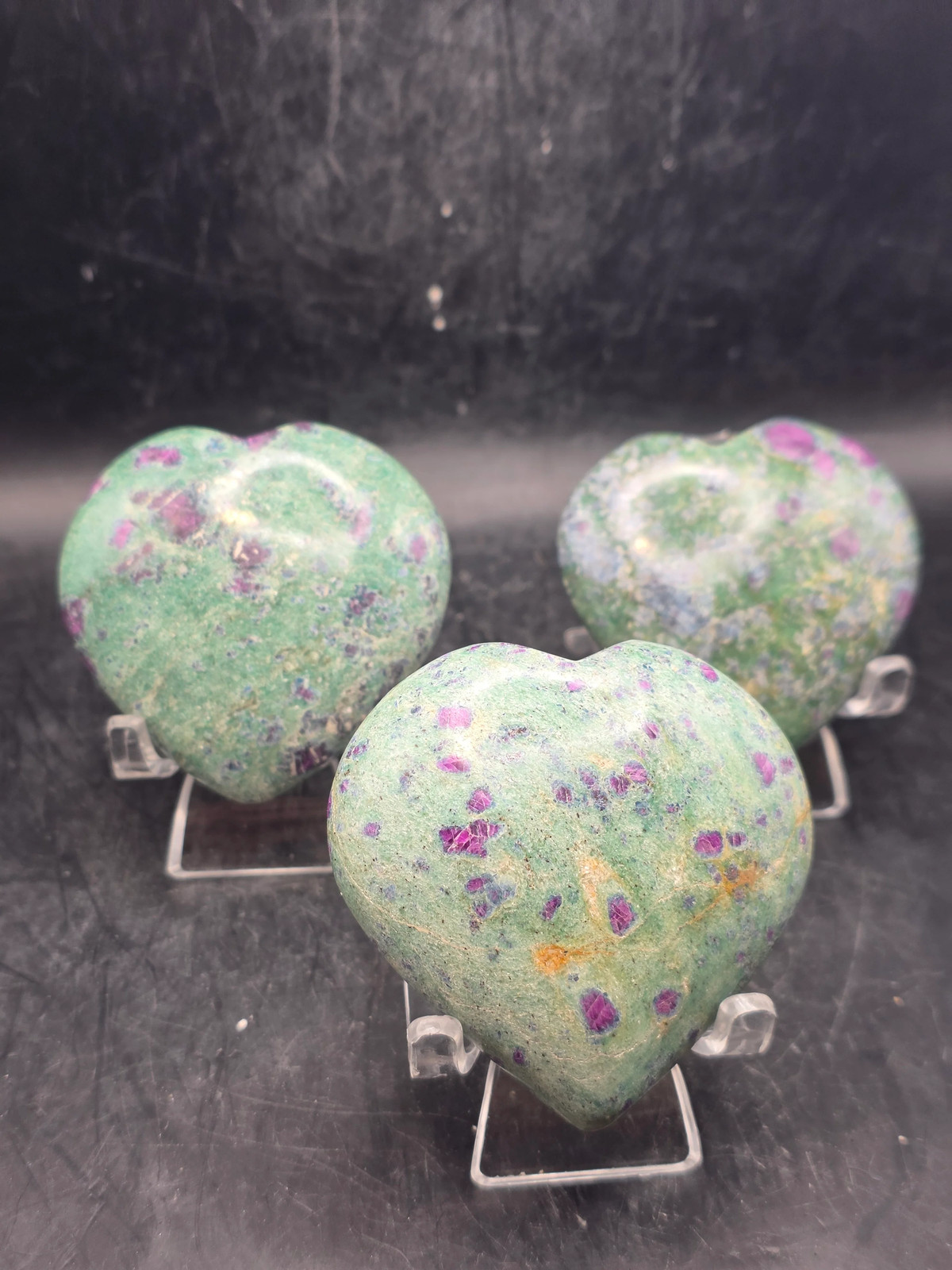 Ruby fuchite heart! Uv reactive, 4 ounces, 2.2 by 2.1 inches