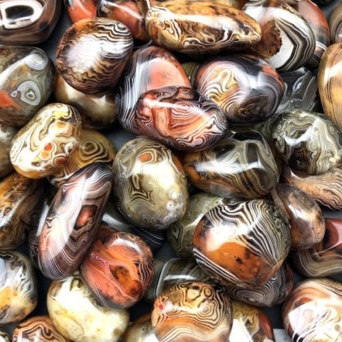 1PC Madagascar Banded Agate Alarge Tumbled Beautiful Patterns Randomly Send