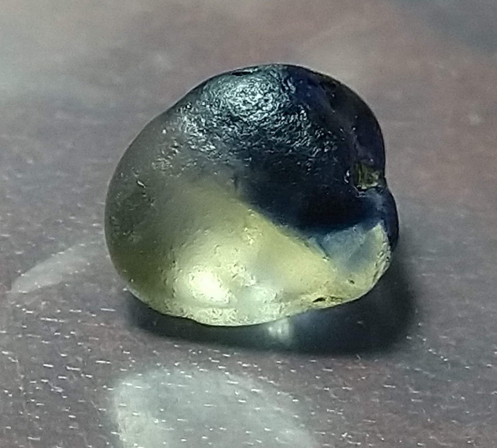 Natural Bi-Colour Sapphire 2.50ct Rough Stone Sri-Lanka.