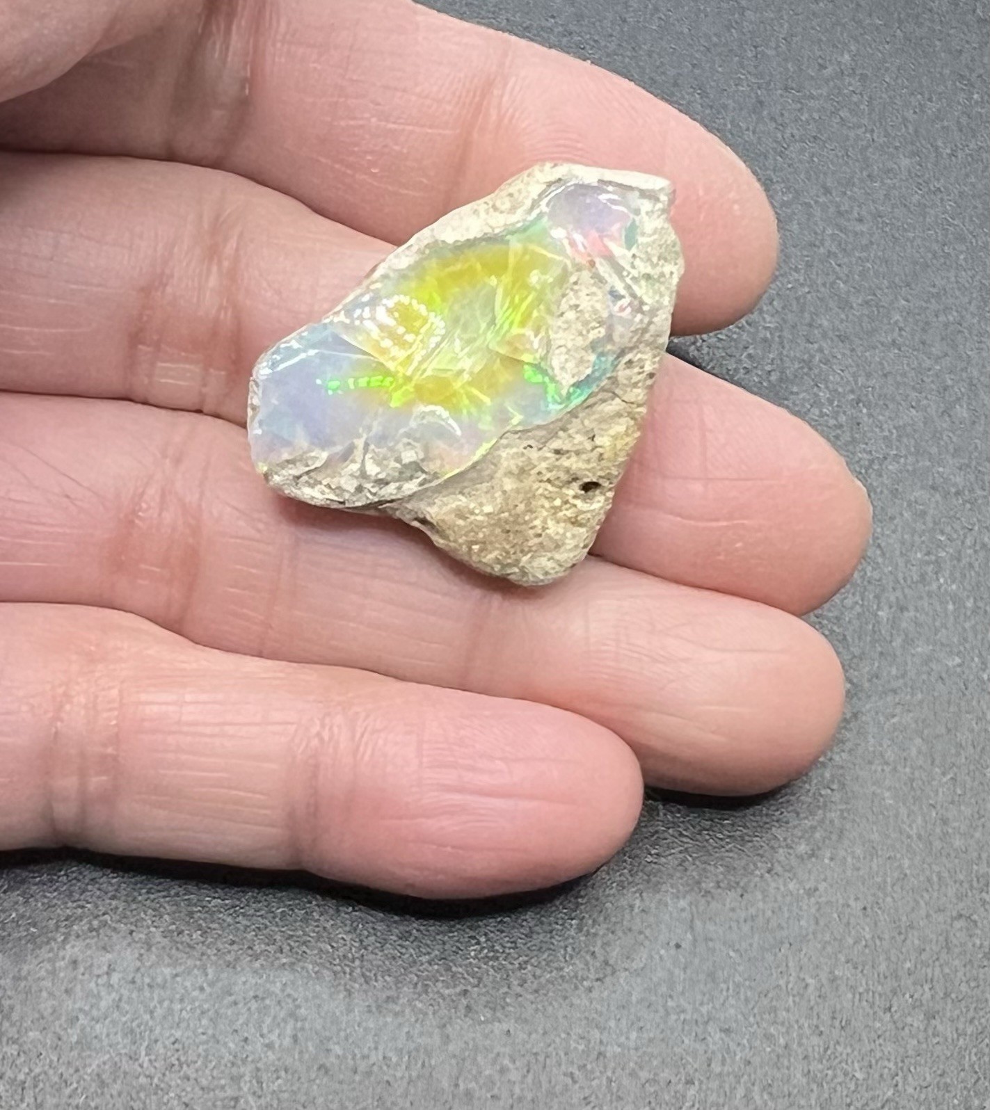 Ethiopian Welo Genuine Opal 6g Almost 1 1/2in AWESOME FLASHES