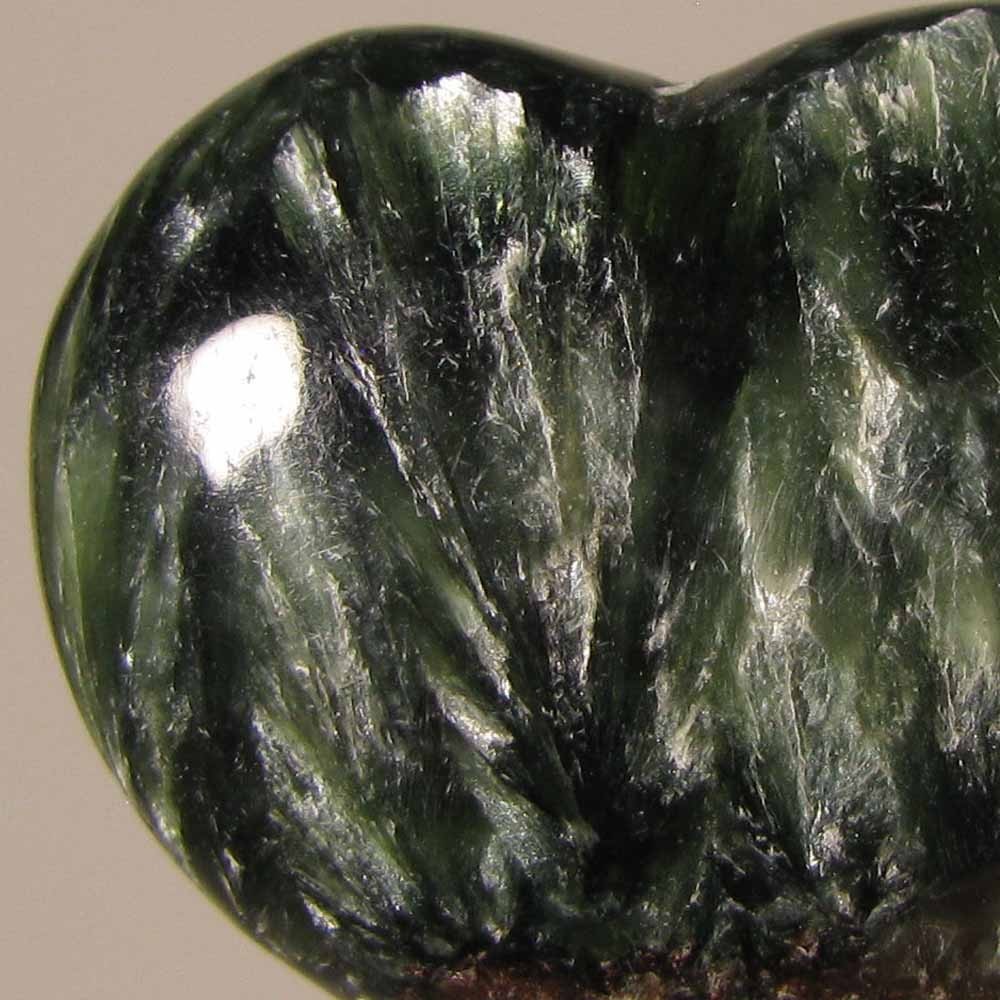 35mm SERAPHINITE Heart Polished Palm Stone – Siberia, Russia