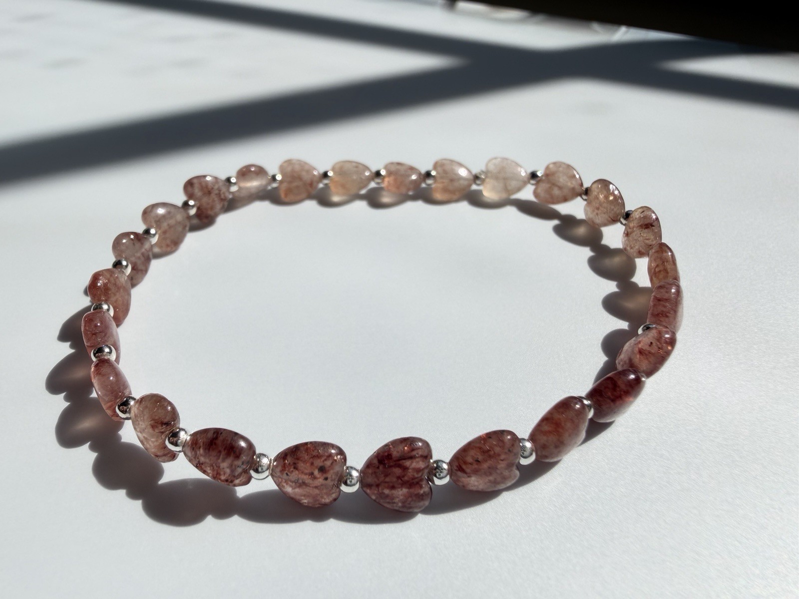 Strawberry Quartz Ombre Heart Stretch Bracelet – Natural Pink Gemstone, 6mm