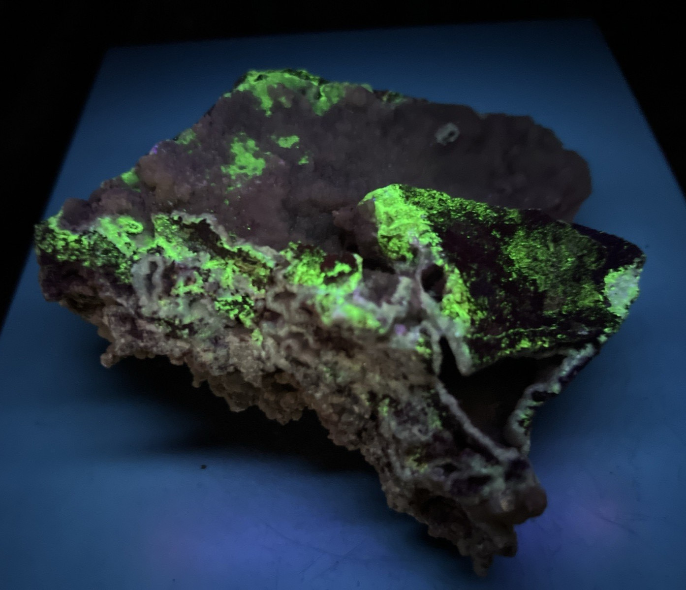Smithsonite on Sphalerite with UV Calcite Ojuela Mine, Mexico. 1 LB. 13.7 oz