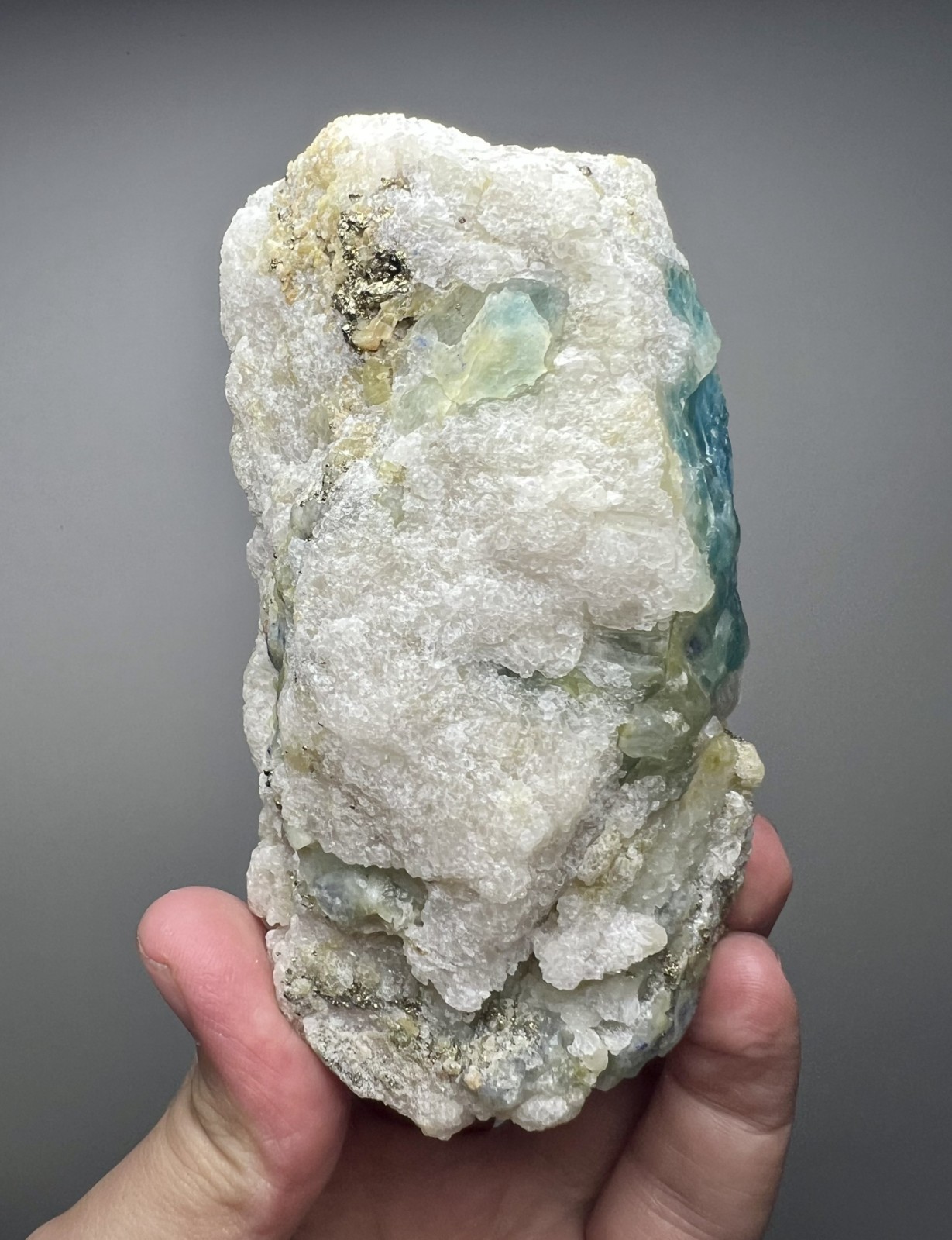 434 Gr. Fluorescent Phosphorescent Sodalite W/ Hackmanite, Fluorapatite, Calcite