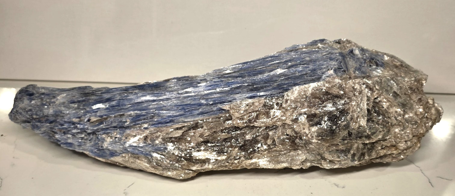 8LB 15″ BLUE OCEAN KYANITE IN NATURAL MICA FORM