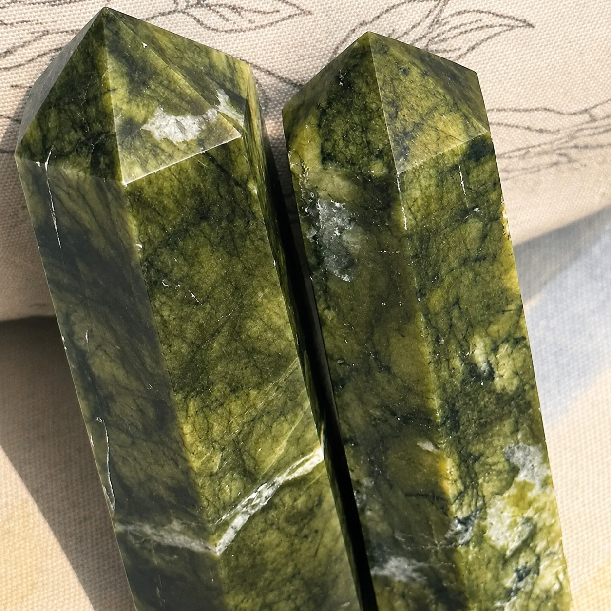 Natural Nephrite Jade Tower Healing Crystal Wand Obelisk Home Decor Reiki Stone